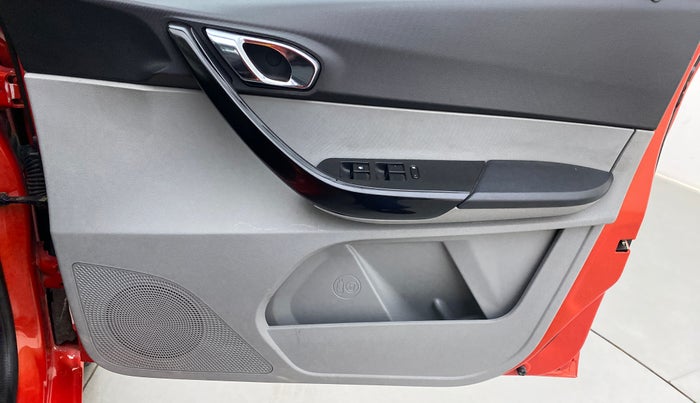 2020 Tata Tiago XZA+ DUAL TONE 1.2RTN, Petrol, Automatic, 34,587 km, Driver Side Door Panels Control