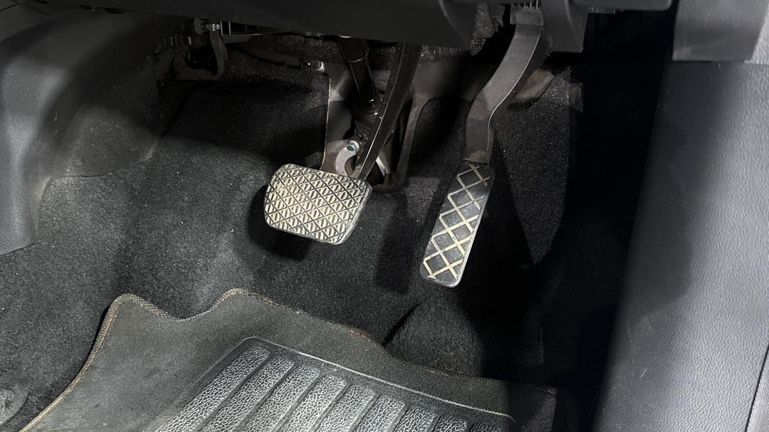 2022 MG Zst Excite, Automatic, 61574 km, Pedals and Footmat