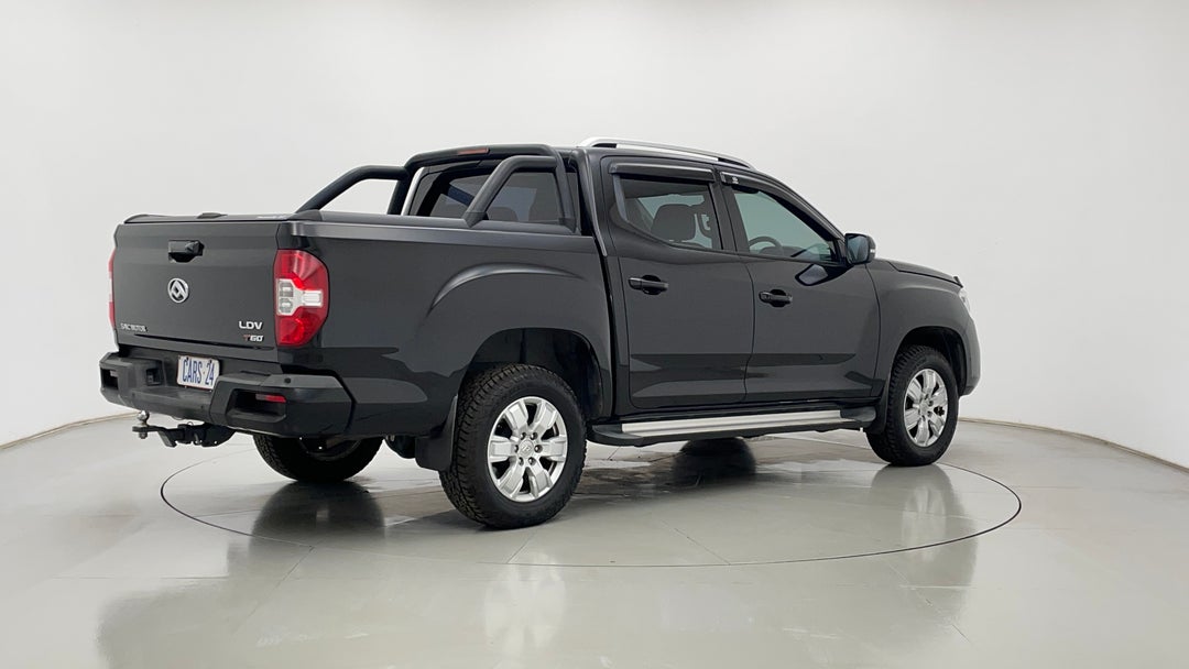 Right Back Diagonal (45- Degree) View