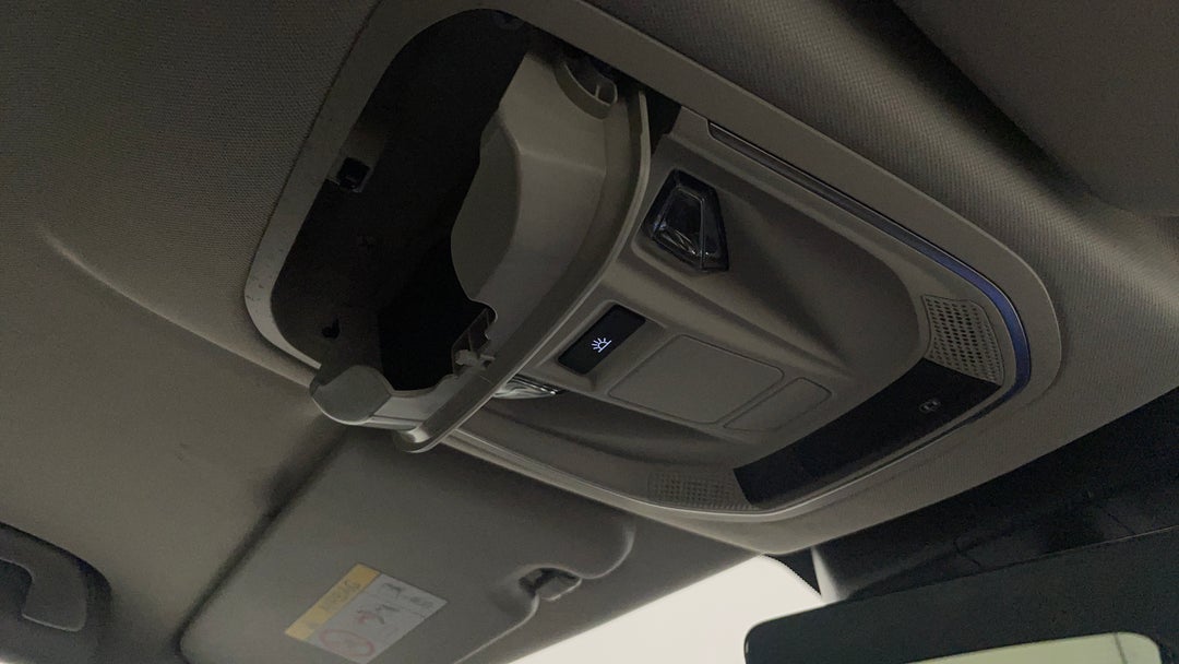 On-Roof Controls/Sunglass holder