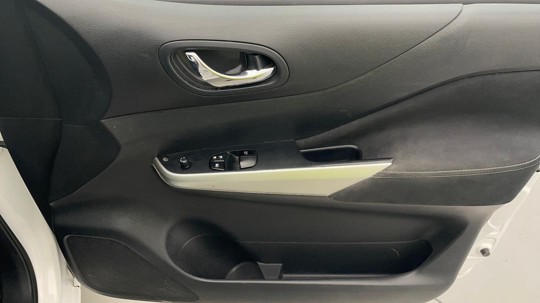 2019 Nissan Navara Rx (4x2), Manual, 93396 km, Speaker View