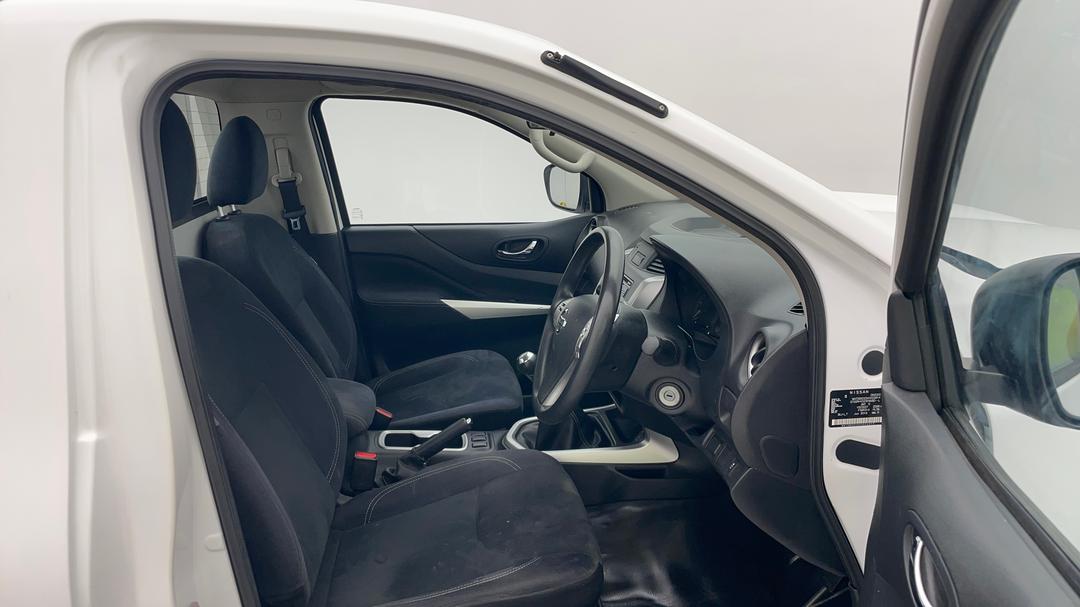 2019 Nissan Navara Rx (4x2), Manual, 93396 km, Right Side Front Door Cabin View