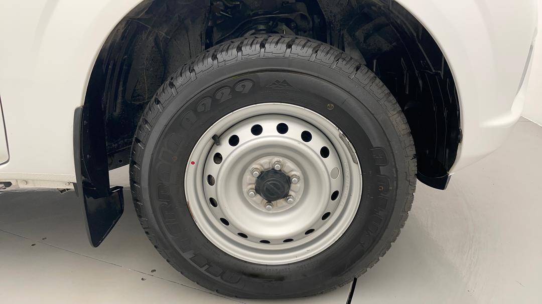 2019 Nissan Navara Rx (4x2), Manual, 93396 km, Right Front Wheel