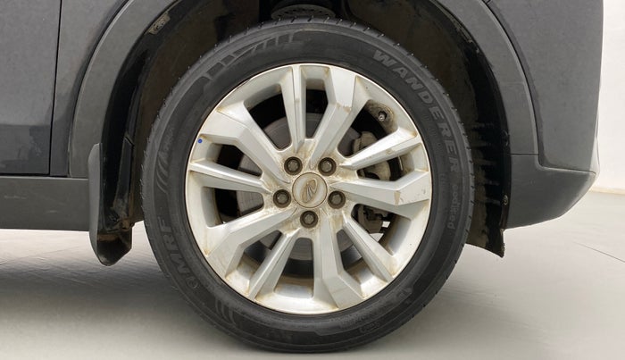 2019 Mahindra XUV300 W8 DIESEL MT, Diesel, Manual, 32,398 km, Right Front Wheel