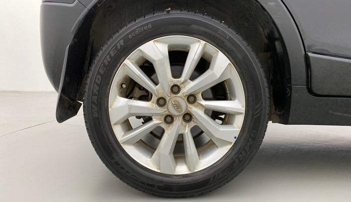 2019 Mahindra XUV300 W8 DIESEL MT, Diesel, Manual, 32,398 km, Right Rear Wheel