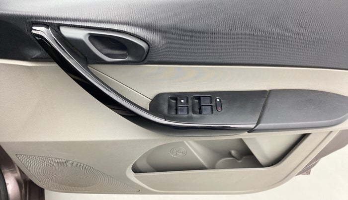 2018 Tata Tiago XT 1.2 REVOTRON, Petrol, Manual, 29,582 km, Driver Side Door Panels Control