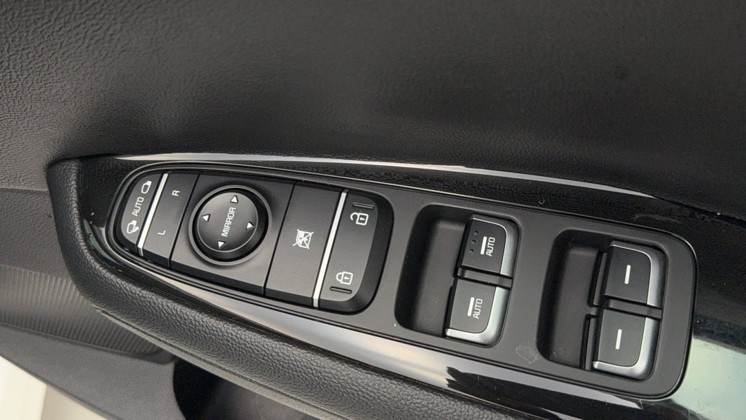 2019 Kia Optima Si, Automatic, 26465 km, Drivers Side Door Panel Controls