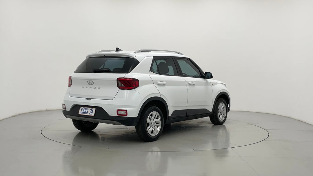 Right Back Diagonal (45- Degree) View