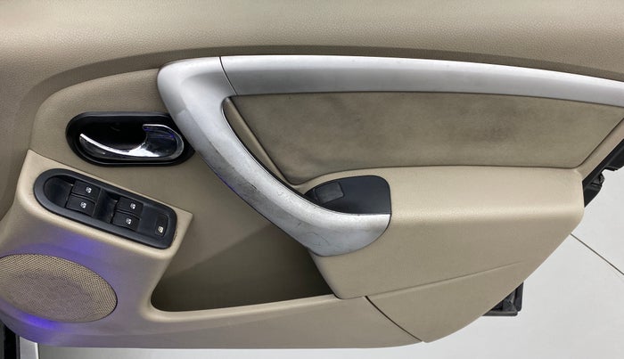 2014 Nissan Terrano XL P, Petrol, Manual, 76,646 km, Driver Side Door Panels Control