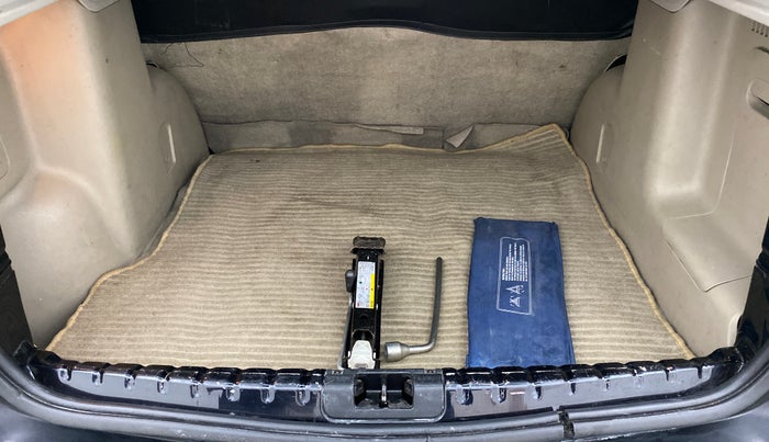 2014 Nissan Terrano XL P, Petrol, Manual, 76,646 km, Boot Inside