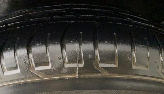 2018 Hyundai Creta SX AT 1.6 PETROL, Petrol, Automatic, 26,218 km, Left Rear Tyre Tread