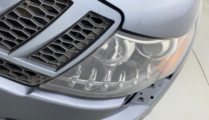 2014 Mahindra XUV500 W6, Diesel, Manual, 97,791 km, Left headlight - Faded