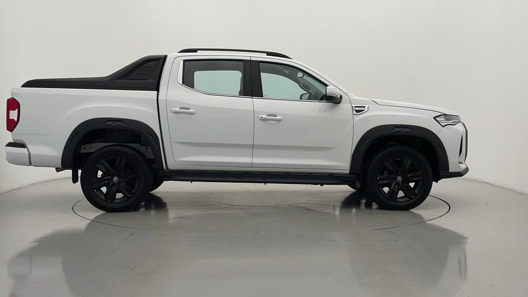 2023 LDV T60 Max Luxe (4x4), Automatic, 10428 km, Right Side View