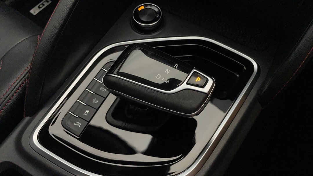 2023 LDV T60 Max Luxe (4x4), Automatic, 10428 km, Gear Lever 