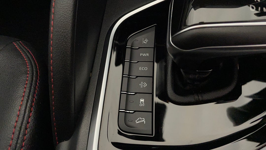 2023 LDV T60 Max Luxe (4x4), Automatic, 10428 km, Utility Switches/Buttons