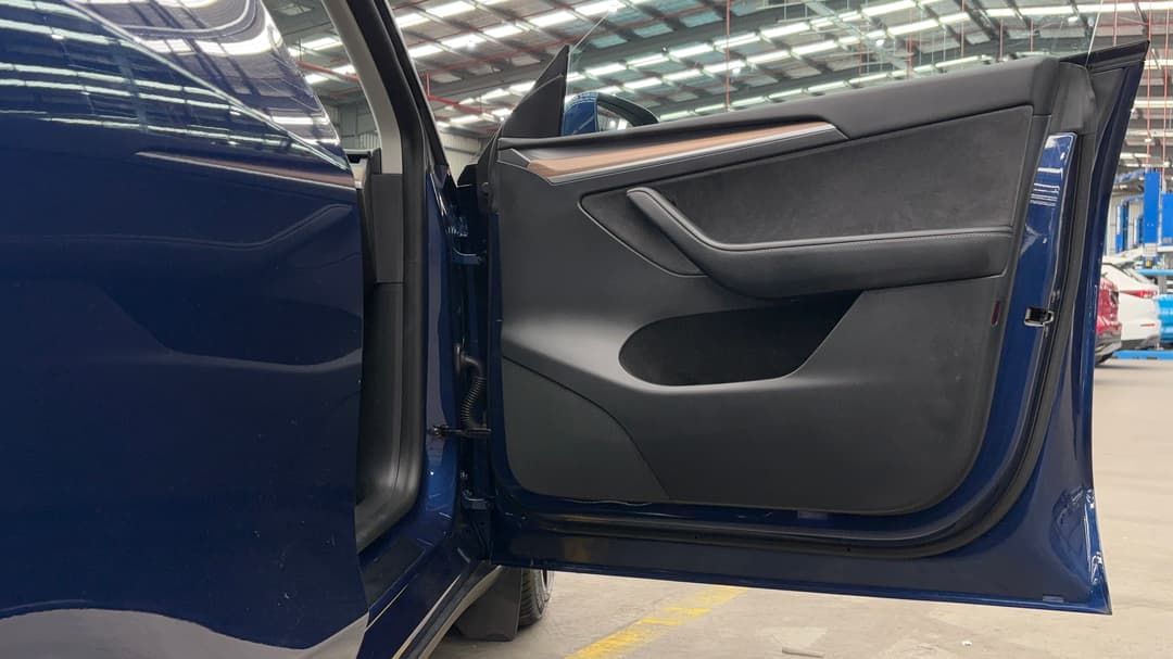 2023 Tesla Model Y Long Range, Automatic, 51796 km, Speaker View