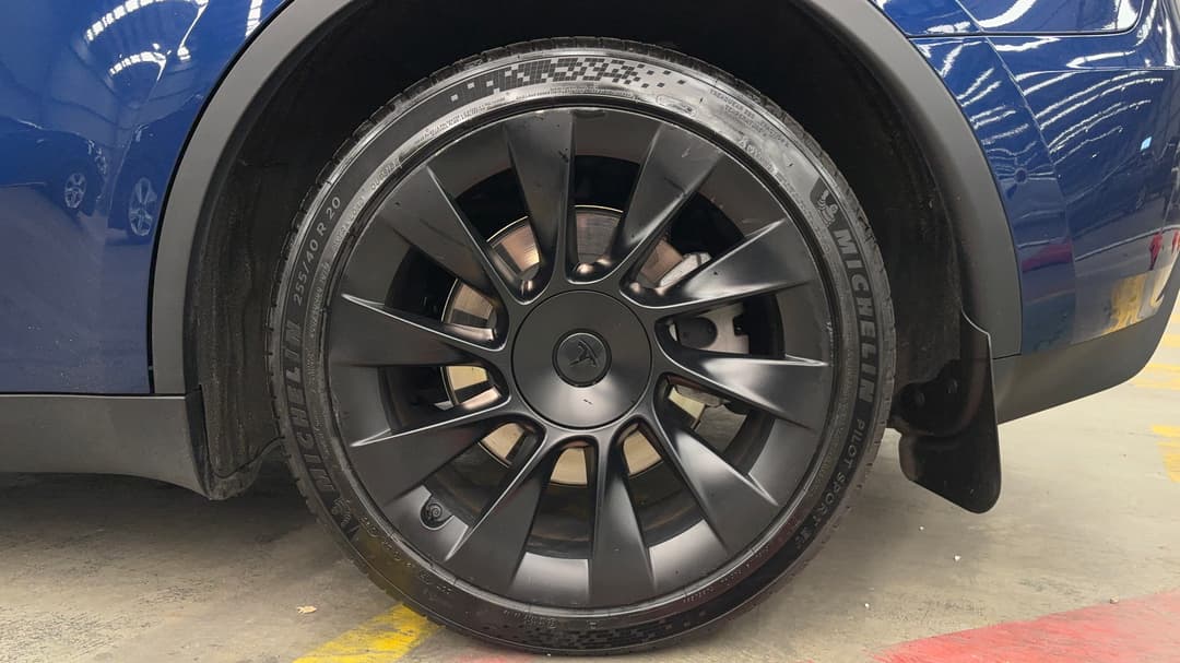 2023 Tesla Model Y Long Range, Automatic, 51796 km, Left Rear Wheel