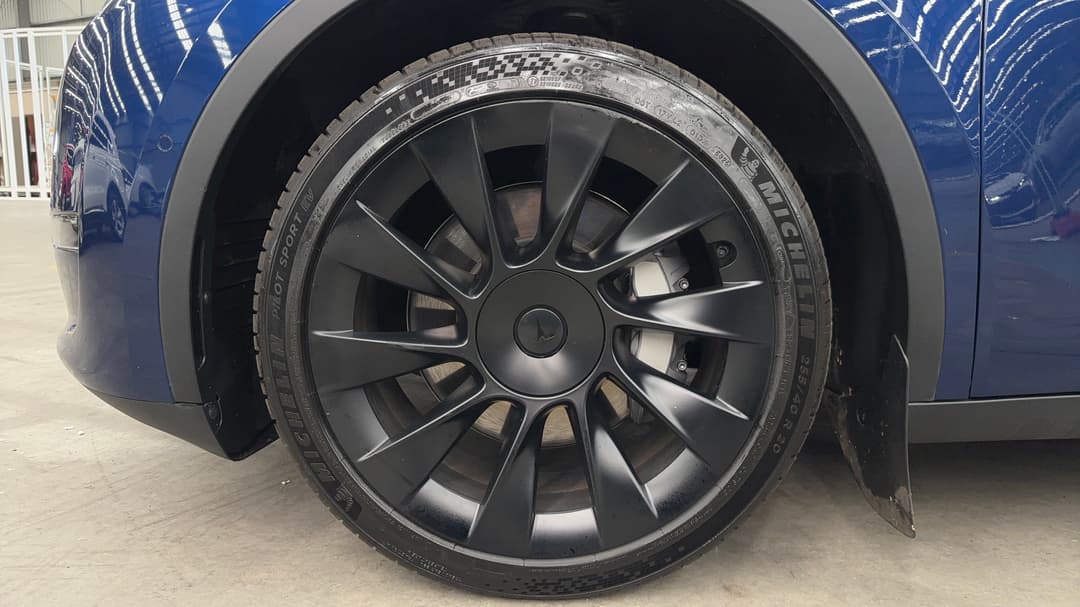 2023 Tesla Model Y Long Range, Automatic, 51796 km, Left Front Wheel