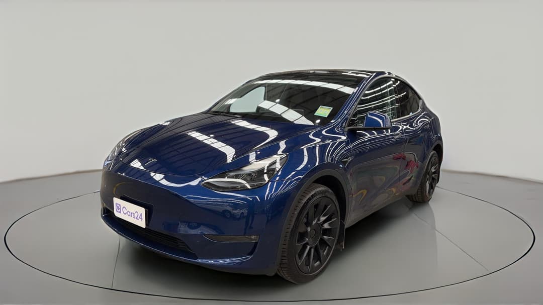 2023 Tesla Model Y Long Range, Automatic, 51796 km, Left Front Diagonal (45- Degree) View