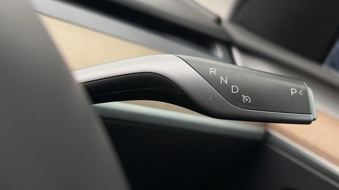 2023 Tesla Model Y Long Range, Automatic, 51796 km, Gear Lever 