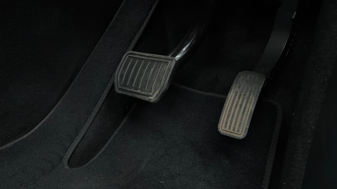 2023 Tesla Model Y Long Range, Automatic, 51796 km, Pedals and Footmat