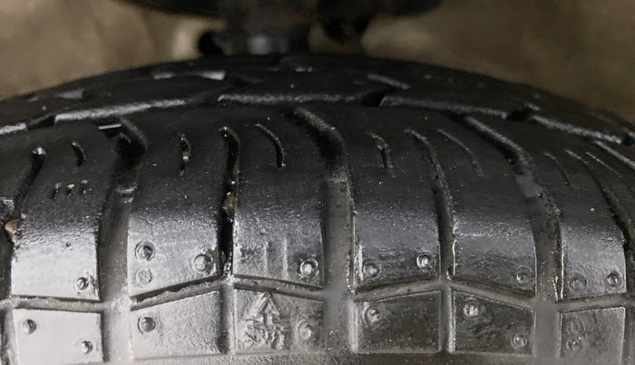 2012 Maruti Ritz VXI, Petrol, Manual, 62,252 km, Left Front Tyre Tread
