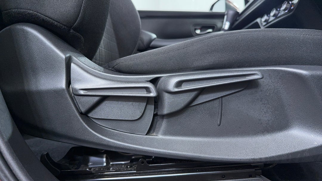 2023 Honda Zr-v Vti X, Automatic, 30259 km, Drivers Side Adjustment Panel