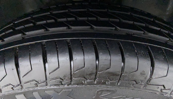 2017 Maruti IGNIS ZETA 1.2 K12 AMT, Petrol, Automatic, 31,922 km, Right Front Tyre Tread