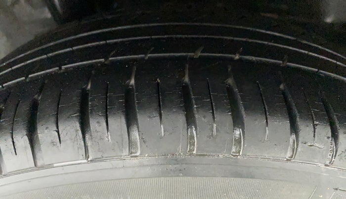 2016 Honda City V MT PETROL, Petrol, Manual, 28,180 km, Right Rear Tyre Tread