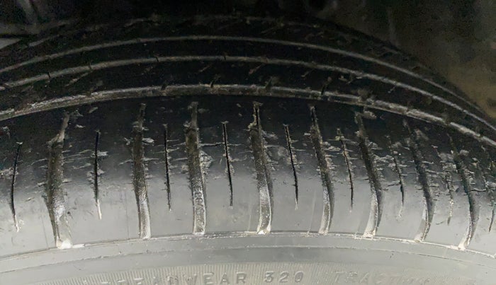 2016 Honda City V MT PETROL, Petrol, Manual, 28,180 km, Left Front Tyre Tread