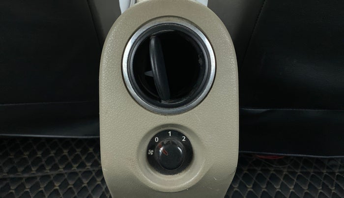 2015 Nissan Terrano XV D THP 110 PS, Diesel, Manual, 87,833 km, Rear AC Vents