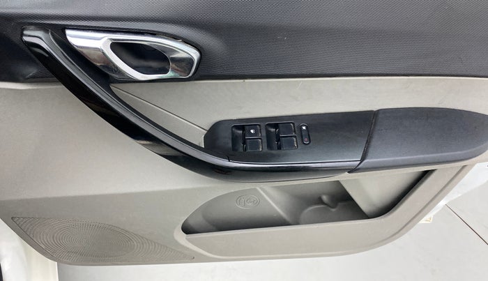 2018 Tata Tiago XZA PETROL, Petrol, Automatic, 98,298 km, Driver Side Door Panels Control