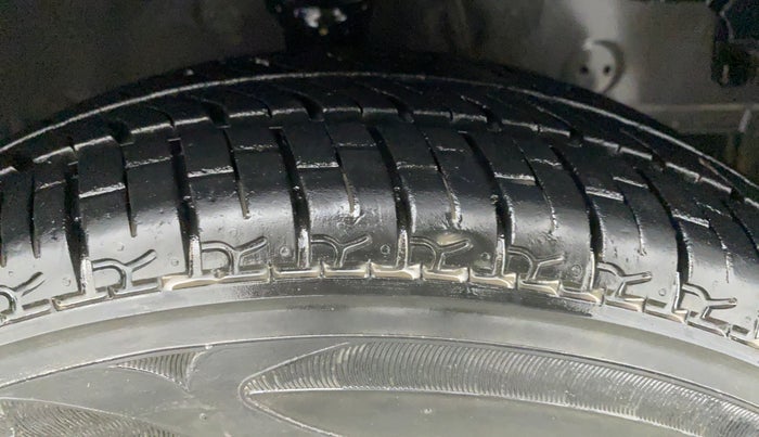 2015 Hyundai Eon ERA PLUS, Petrol, Manual, 59,866 km, Right Front Tyre Tread