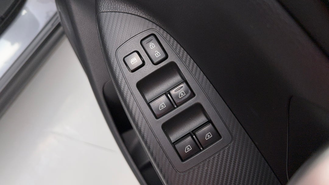 2023 Mitsubishi Eclipse Cross Ls (2wd), Automatic, 22055 km, Drivers Side Door Panel Controls