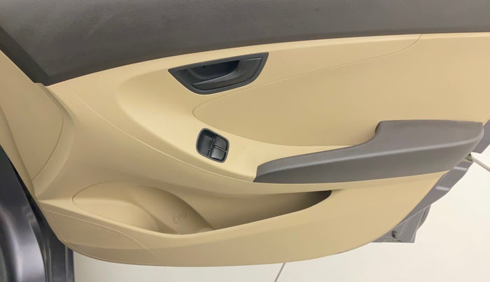 2018 Hyundai Eon ERA +, Petrol, Manual, 67,563 km, Driver Side Door Panels Control