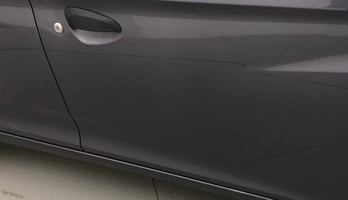 2018 Hyundai Eon ERA +, Petrol, Manual, 67,563 km, Driver-side door - Slightly dented