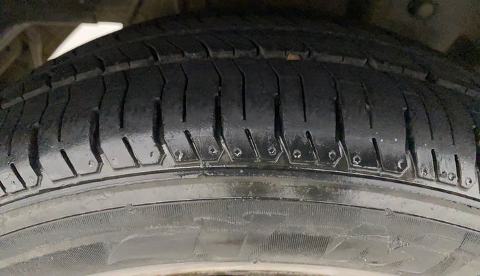 2018 Hyundai Eon ERA +, Petrol, Manual, 67,563 km, Right Rear Tyre Tread