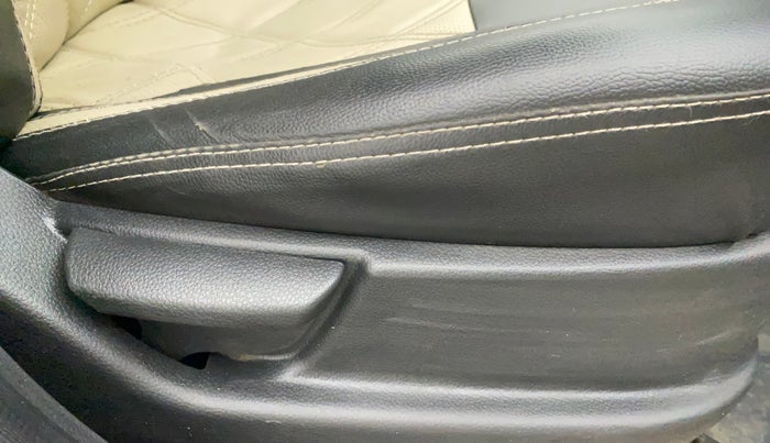 2018 Hyundai Eon ERA +, Petrol, Manual, 67,563 km, Driver Side Adjustment Panel