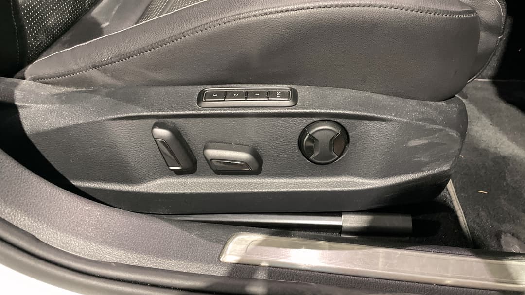 2019 Volkswagen Golf 110 Tsi Highline, Automatic, 84797 km, Drivers Side Adjustment Panel