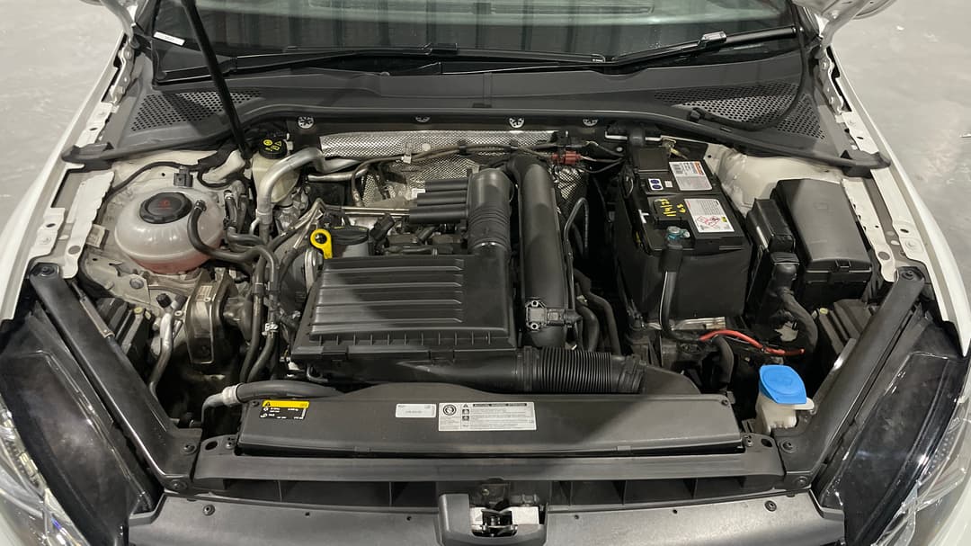 2019 Volkswagen Golf 110 Tsi Highline, Automatic, 84797 km, Open Bonnet (Engine)