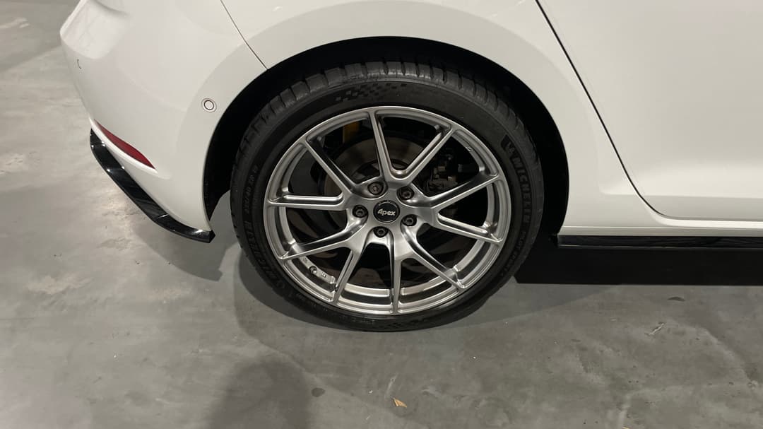 2019 Volkswagen Golf 110 Tsi Highline, Automatic, 84797 km, Right Rear Wheel