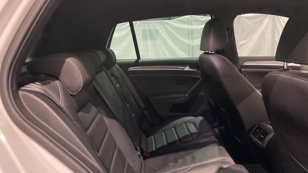 2019 Volkswagen Golf 110 Tsi Highline, Automatic, 84797 km, Right Side Rear Door Cabin View