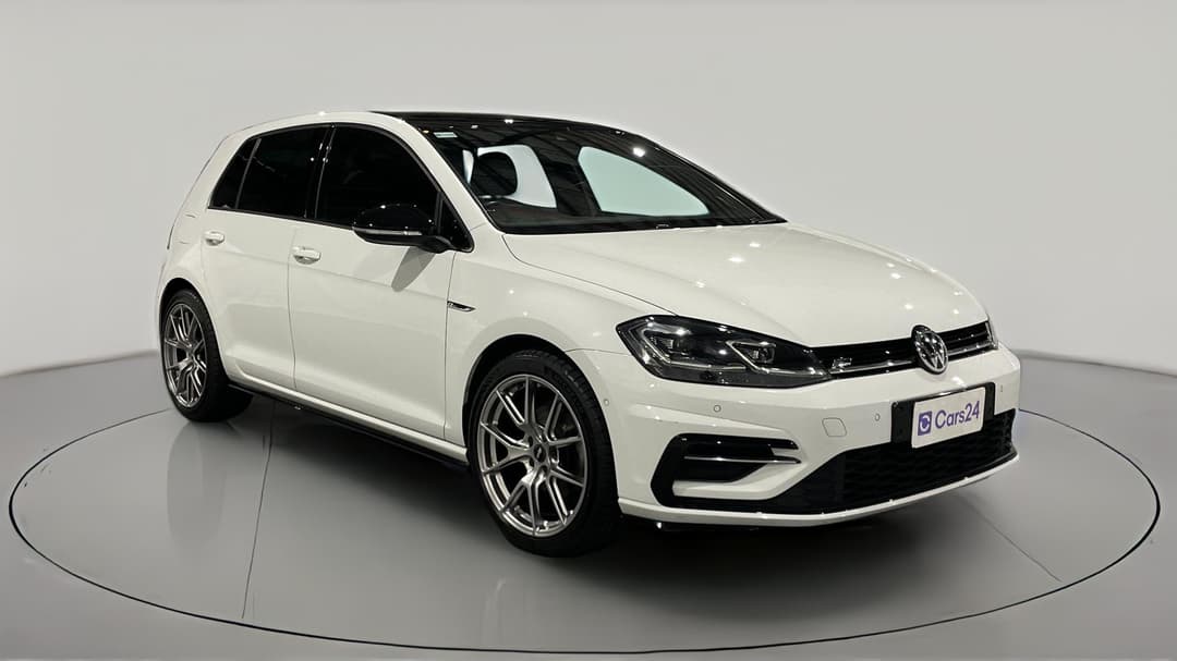 2019 Volkswagen Golf 110 Tsi Highline, Automatic, 84797 km, Right Front Diagonal (45- Degree) View