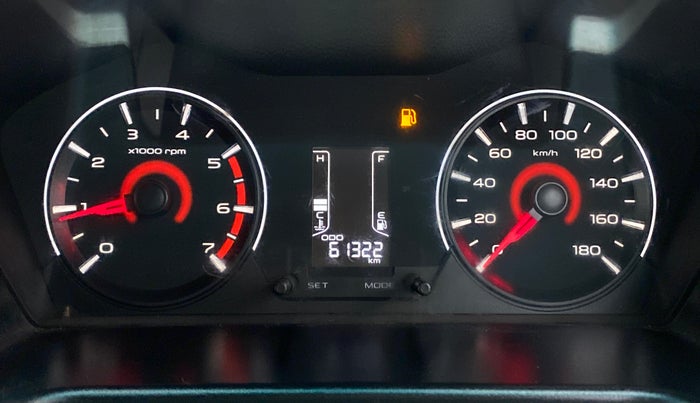 2016 Mahindra Kuv100 K8 6 STR, Petrol, Manual, 61,322 km, Odometer Image