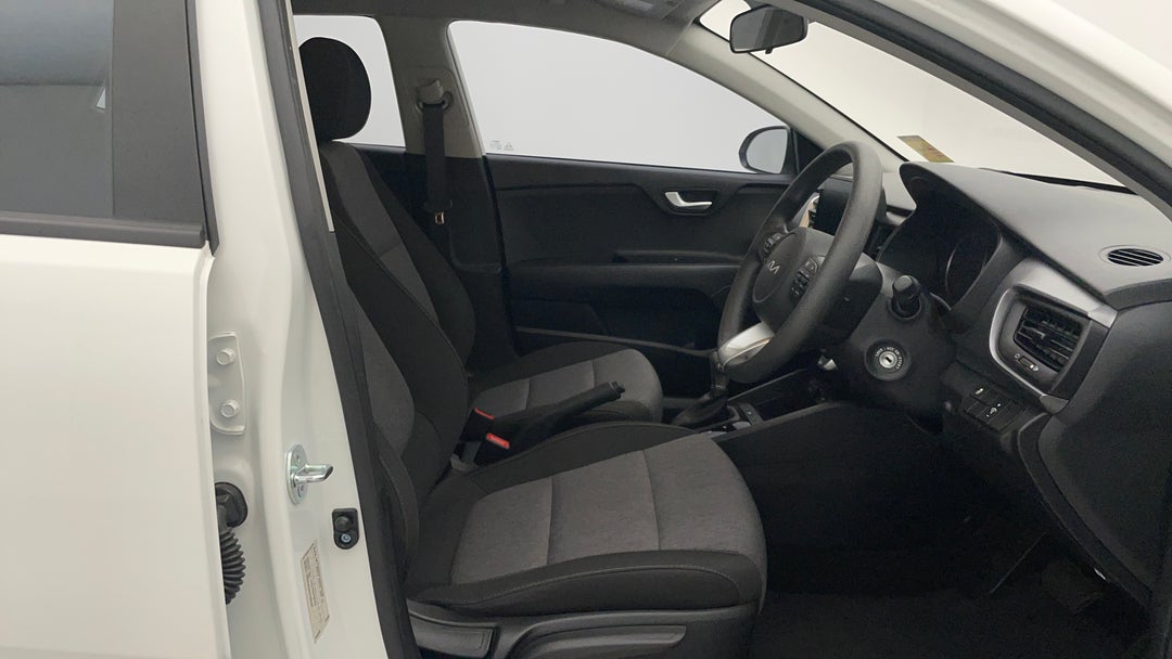 2023 Kia Stonic S, Automatic, 20000 km, Right Side Front Door Cabin View