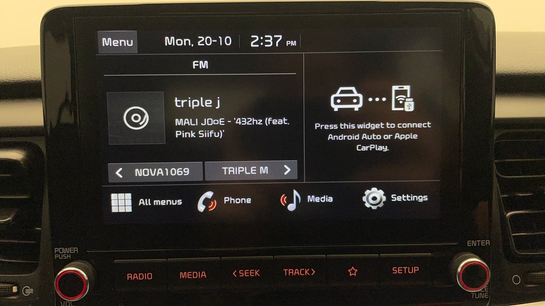 2023 Kia Stonic S, Automatic, 20000 km, Infotainment System