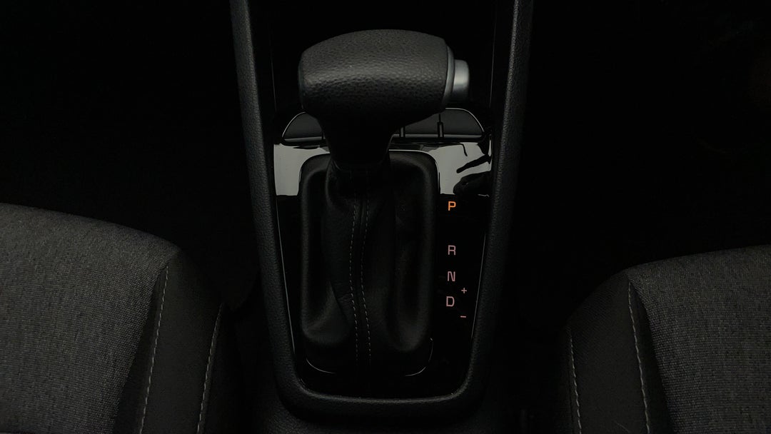 2023 Kia Stonic S, Automatic, 20000 km, Gear Lever 