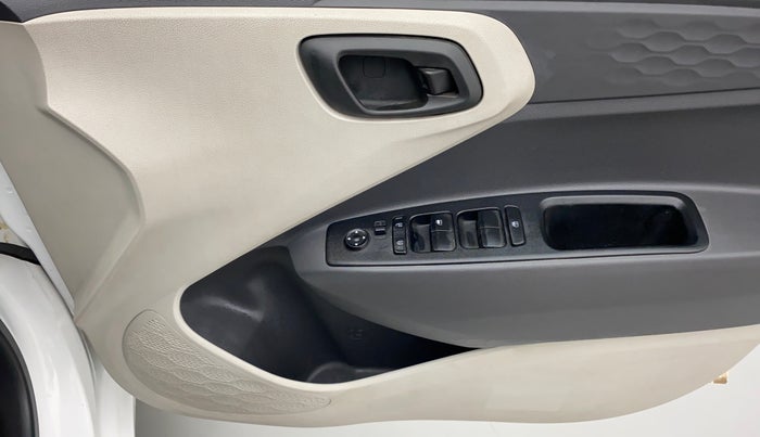 2021 Hyundai AURA S 1.2 CNG, CNG, Manual, 41,601 km, Driver Side Door Panels Control