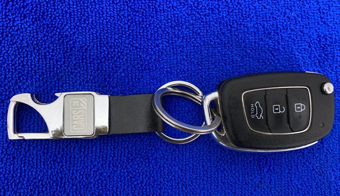 2021 Hyundai AURA S 1.2 CNG, CNG, Manual, 41,601 km, Key Close Up