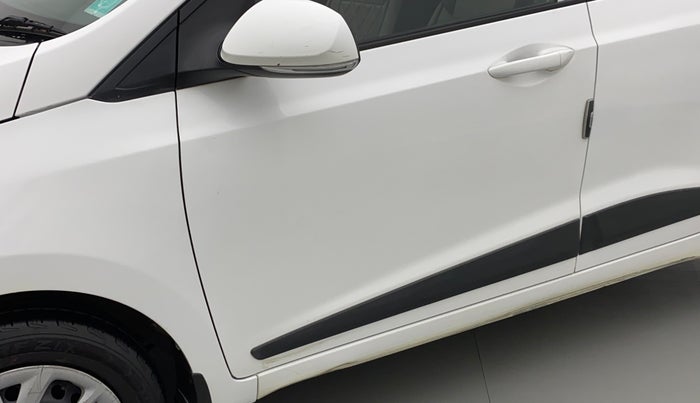 2019 Hyundai Grand i10 SPORTZ 1.2 KAPPA VTVT, Petrol, Manual, 51,183 km, Front passenger door - Minor scratches